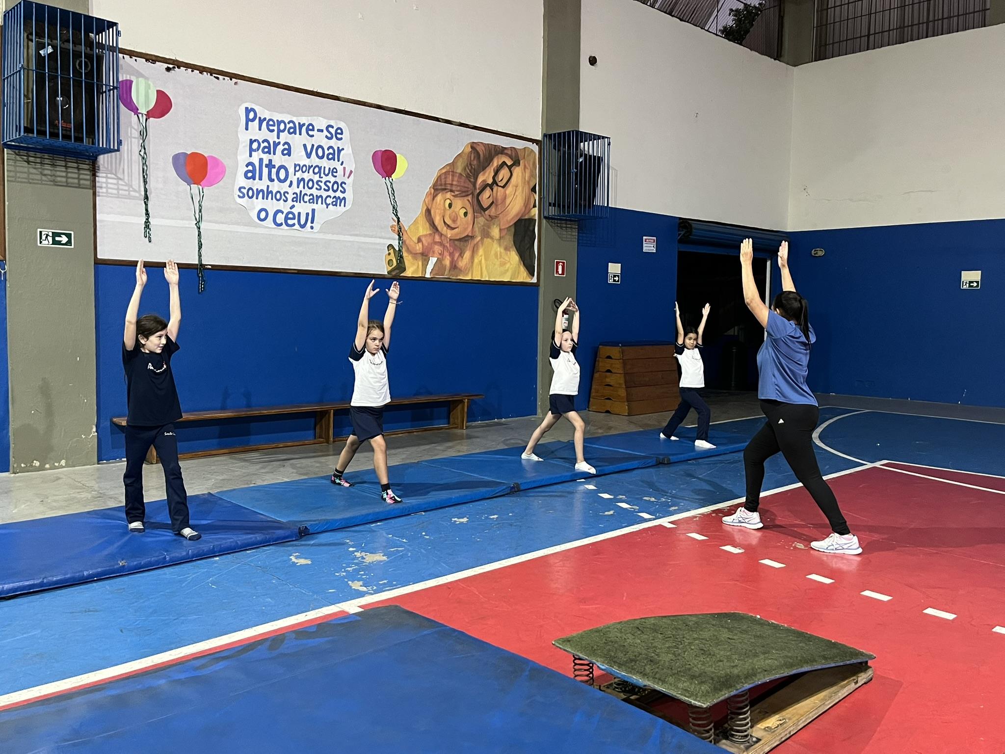 Gin�stica Art�stica - Aula Experimental Santa Gema