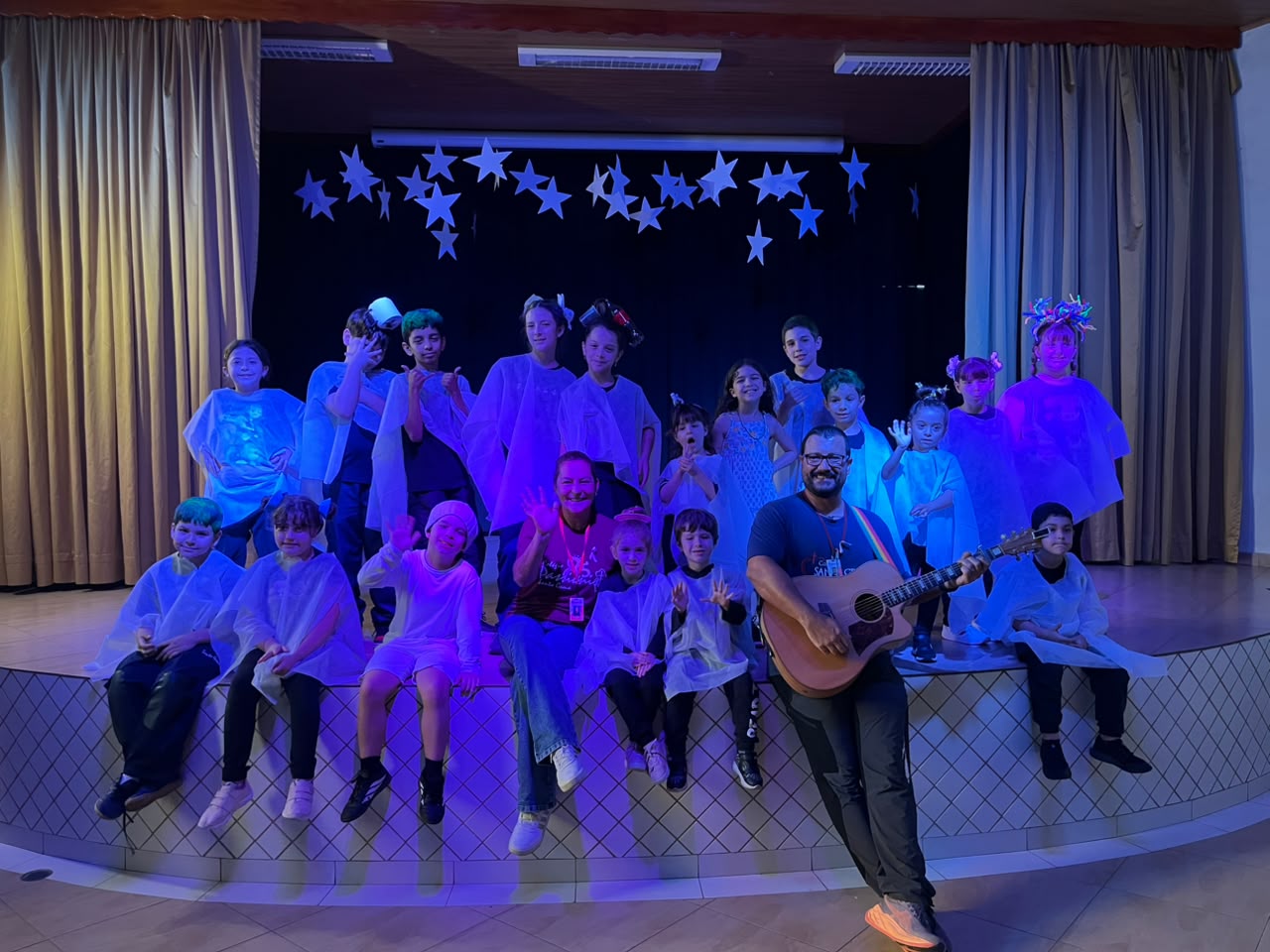 Teatro do Contarturno - A turma do s�t�o Santa Gema
